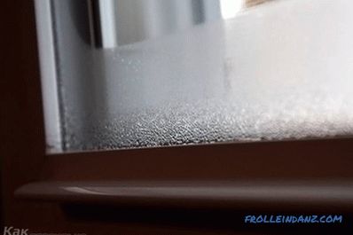Hogyan lehet megszabadulni a páralecsapódástól a PVC ablakokon