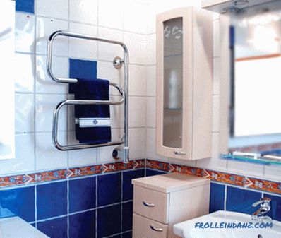 Hogyan válasszuk ki a fűtött törölközősínt a fürdőszobához, a vízhez vagy az elektromoshoz