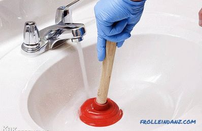 Hogyan tisztítsuk meg a mosogató eltömődését