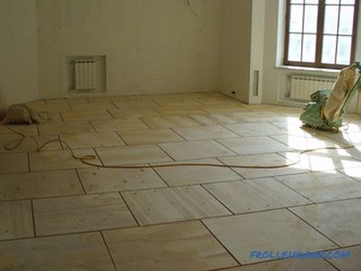 A fa padló kiegyenlítése rétegelt lemez nélkül, késéssel (fénykép)
