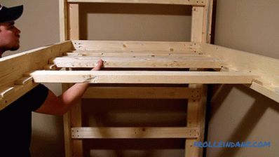 Hogyan készítsünk egy emeletes ágyat, kezével fa + fotó