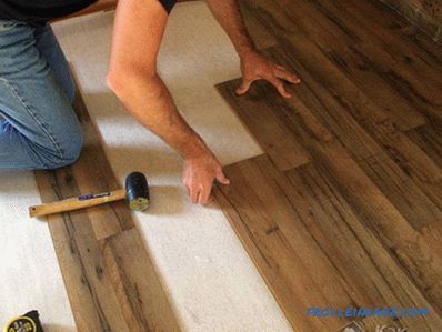 Hogyan állítsunk egy egyenetlen padlót - egy padlócsatlakozót